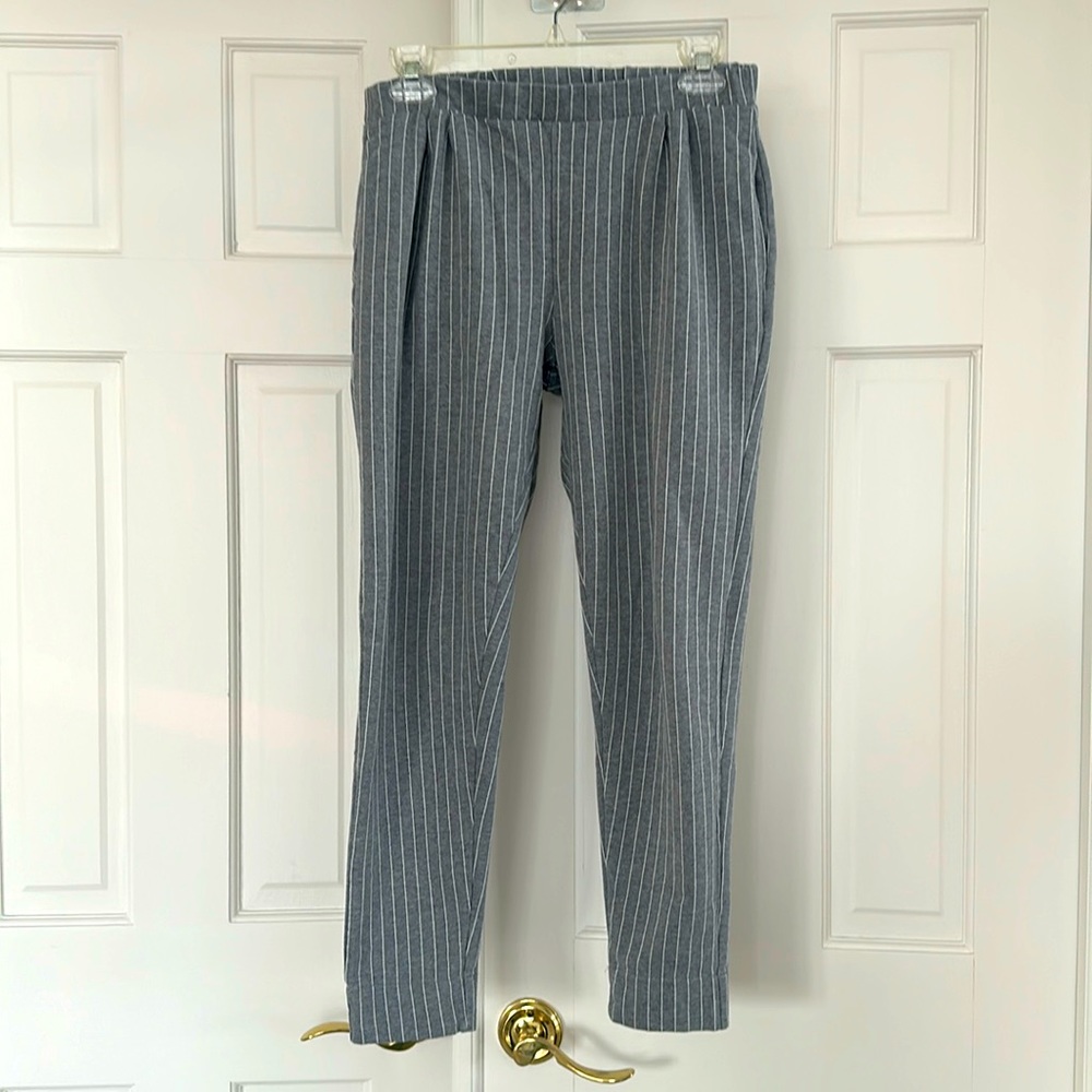 Pull and bear gray pant